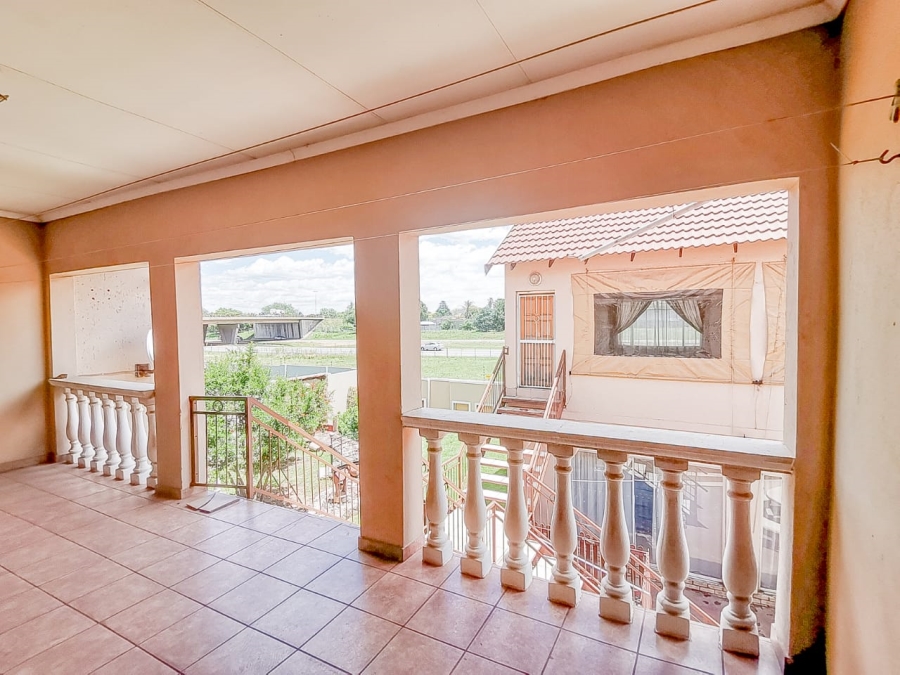 7 Bedroom Property for Sale in Parklands Western Cape